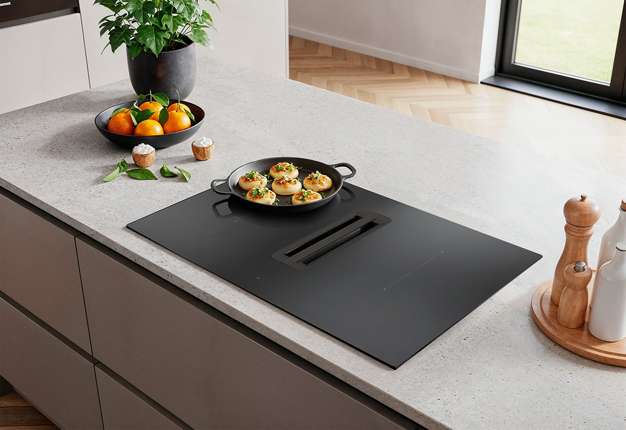 Point Cyclone 83 cm kogeplade med emhætte